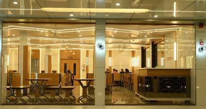 HOTEL PARQOTEL