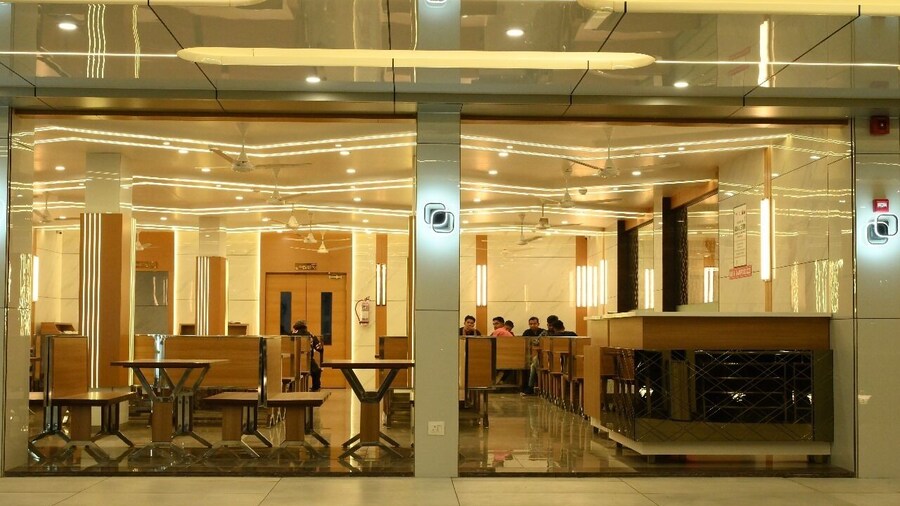 HOTEL PARQOTEL