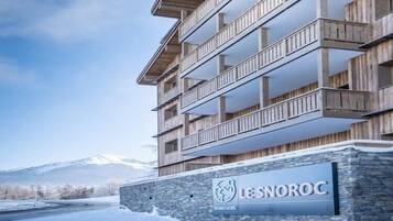 المنشأة من الخارج