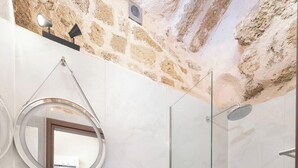 ルーム | バスルーム | シャワー、タオル、石鹸、シャンプー