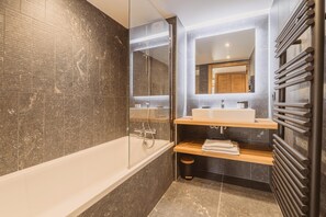 Shower, hair dryer - Apartment in Megève near Ski Slopes (Megeve)