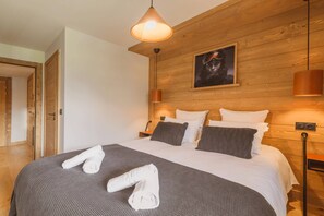2 bedrooms, travel cot, free WiFi - Apartment in Megève near Ski Slopes (Megeve)