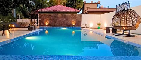 2 piscinas externas