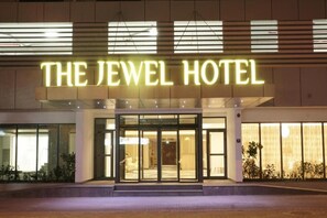 Exterior detail - Charming 1BR Retreat in Downtown Adliya (Manama)