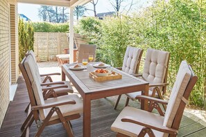 Unclassified image, 3 of 14, button