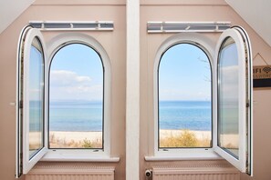 Unclassified image, 2 of 18, button