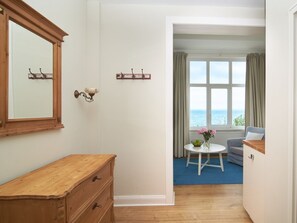 Unclassified image, 5 of 19, button