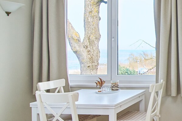 Unclassified image, 1 of 19, button