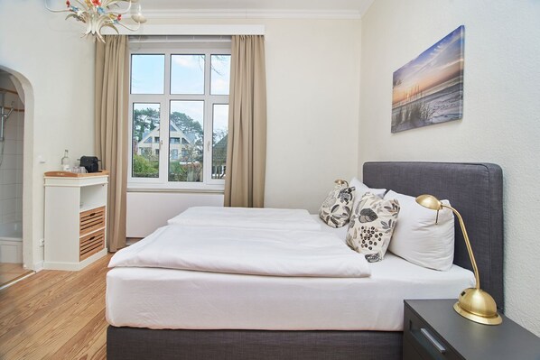 Unclassified image, 1 of 16, button