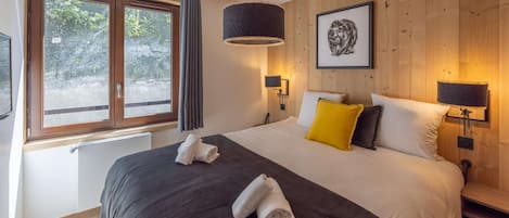 2 室のベッドルーム、旅行用ベビーベッド、WiFi (無料)