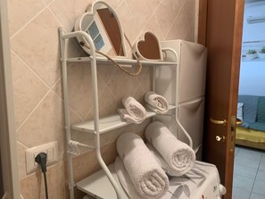 Bathroom - Angy Apartment (San Tommaso Tre Archi)