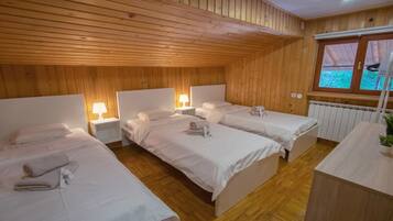 5 chambres, fer et planche Ă  repasser, accĂšs Internet
