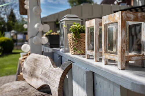 Guesthouse 'Charming Lütt Hus' with Private Terrace, Shared Garden and Wi-Fi