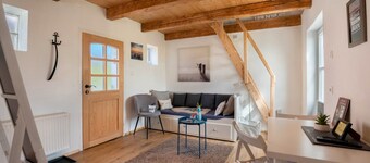 Guesthouse 'Charming Lütt Hus' with Private Terrace, Shared Garden and Wi-Fi