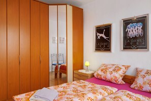 1 bedroom, free WiFi, bed sheets