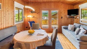 Fernseher, DVD-Player, Stereoanlage