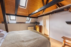 1 habitación, tabla de planchar con plancha, wifi gratis y ropa de cama 