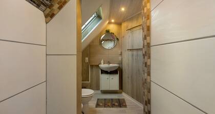 Holiday Apartment 'Haus Ute' with Private Terrace, Shared Garden & Wi-Fi