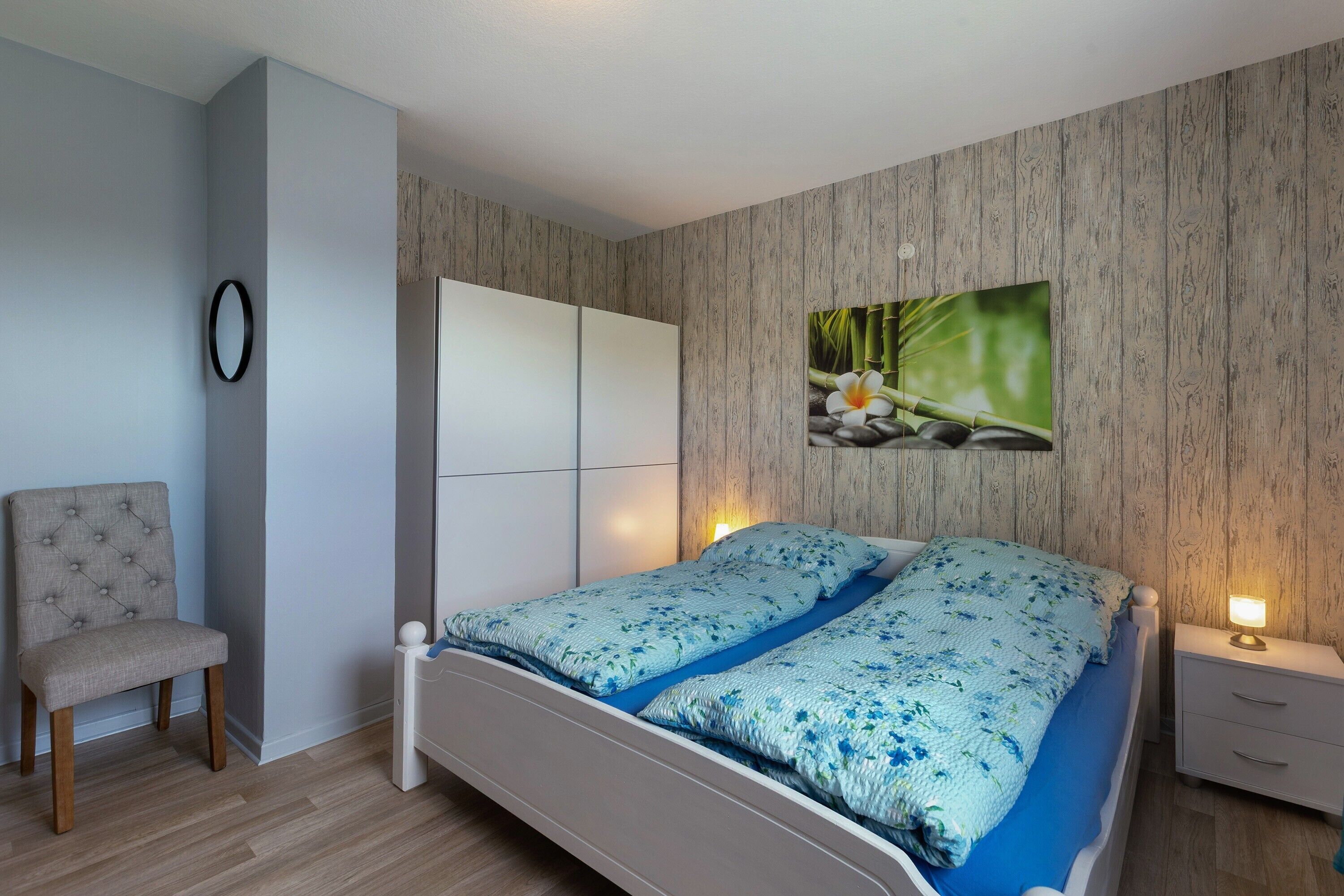 1 habitación, tabla de planchar con plancha, wifi gratis y ropa de cama 