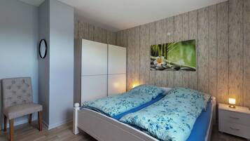 1 slaapkamer, een strijkplank/strijkijzer, gratis wifi, beddengoed