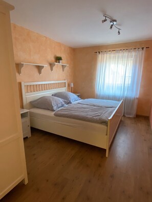 2 bedrooms, free WiFi, bed sheets