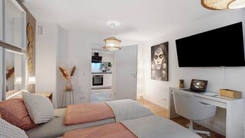 1 chambre, fer et planche Ă  repasser, Wi-Fi gratuit, draps fournis