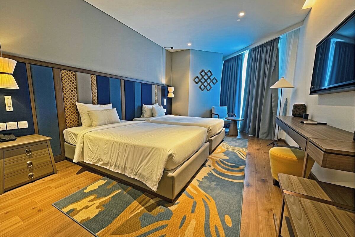 Executive Room, 2 Twin Beds, Ocean View | In-room safe, desk, blackout drapes, soundproofing