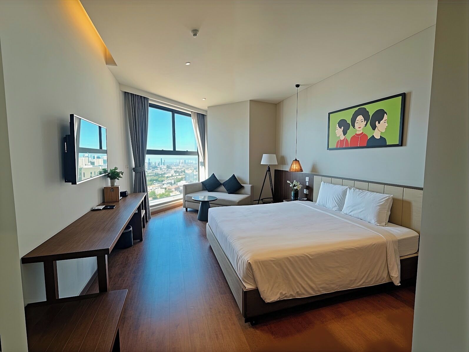 Studio Executive - 1 sovrum - utsikt mot trädgården | Värdeförvaringsskåp på rummet, skrivbord och mörkläggningsgardiner