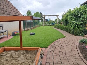 Children's area - Apartment 'Sigrid' with Shared Garden, Balcony and Wi-Fi (Forchheim)