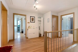 Interior - Apartment 'Sigrid' with Shared Garden, Balcony and Wi-Fi (Forchheim)