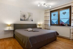 2 bedrooms, iron/ironing board, free WiFi, bed sheets - Apartment 'Sigrid' with Shared Garden, Balcony and Wi-Fi (Forchheim)