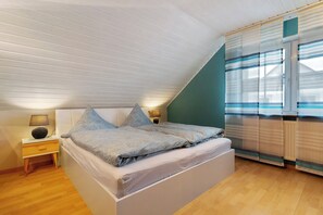 2 slaapkamers, een strijkplank/strijkijzer, gratis wifi, beddengoed