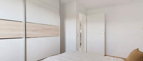 1 bedroom, iron/ironing board, free WiFi, bed sheets