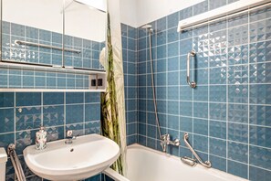 Shower, hair dryer, towels - Apartment '471, 28qm, Balkon' with Wi-Fi (Schönwald)
