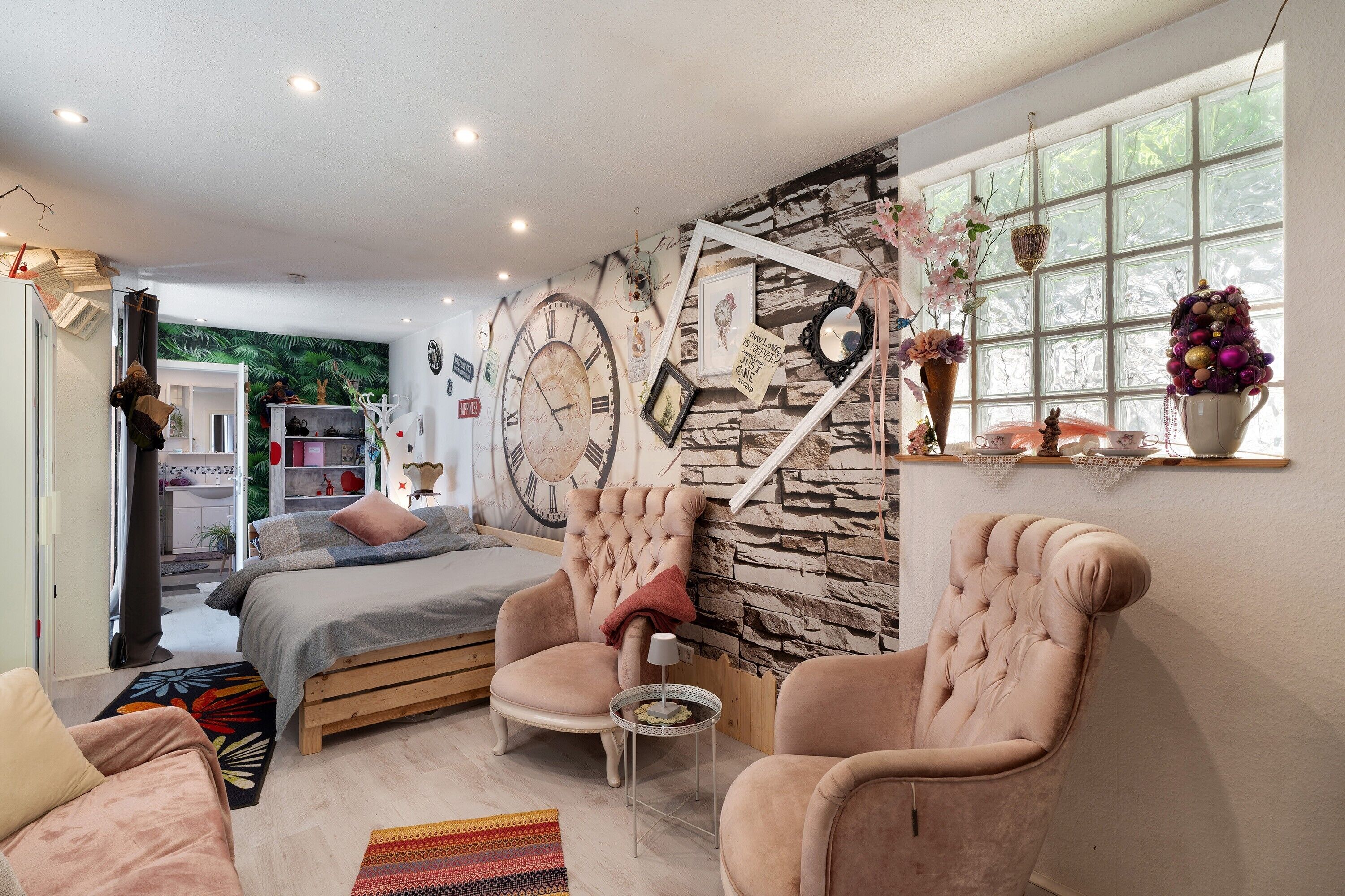 1 habitación, tabla de planchar con plancha, wifi gratis y ropa de cama 