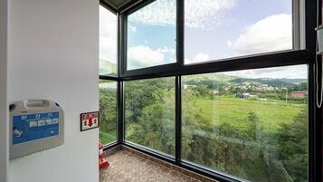 Business Single Room, Mountain View | Premium bedding, memory foam beds, free WiFi, bed sheets