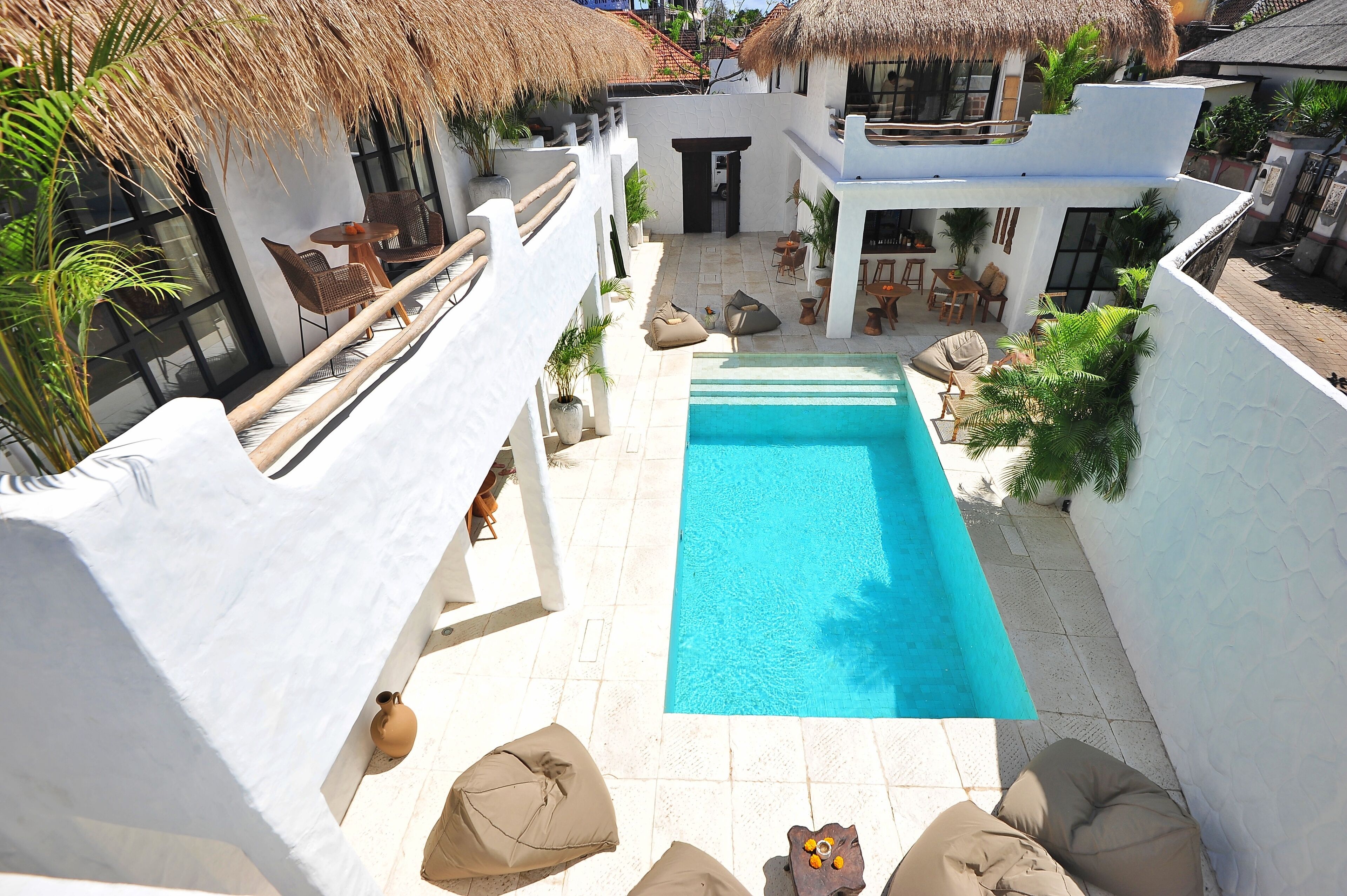 حمّام سباحة خارجي