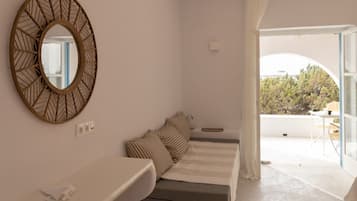 House | 1 bedroom, desk, soundproofing