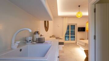 House | 1 bedroom, desk, soundproofing