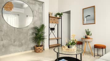 Apartment, Courtyard View | Living area