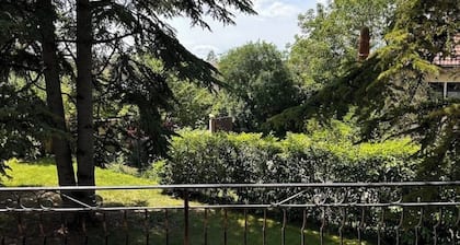 Splendid villa, large garden, 2 steps from the golf course