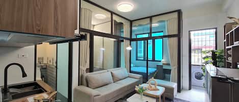 Deluxe Apartment, 2 Bedrooms, Kitchen | Private kitchen | Fridge