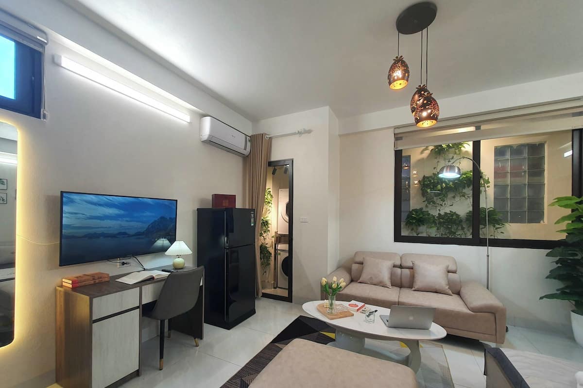 ลักซ์ชัวรี่สตูดิโอ | โต๊ะทำงาน, ห้องเก็บเสียง, เตารีด/โต๊ะรีดผ้า, Wi-Fi ฟรี