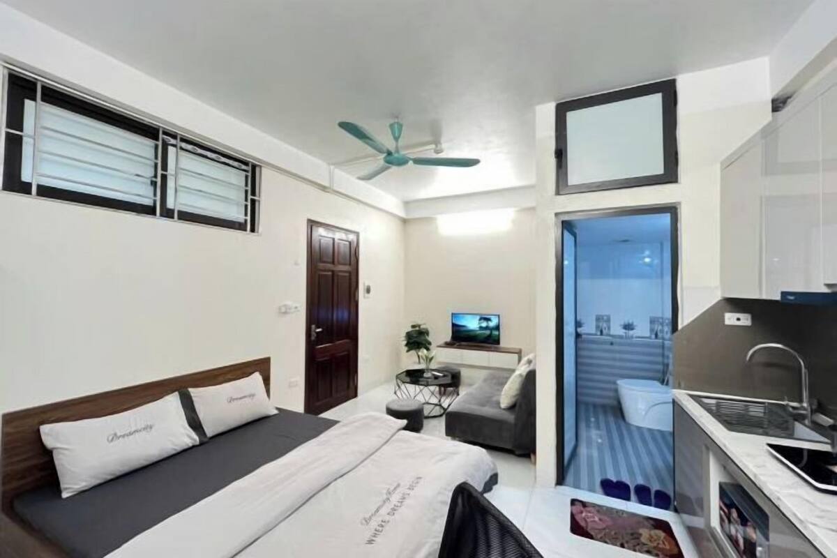 1 bedroom, desk, iron/ironing board, free WiFi