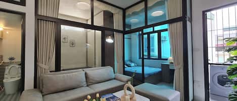 1 habitación, escritorio, tabla de planchar con plancha y wifi gratis