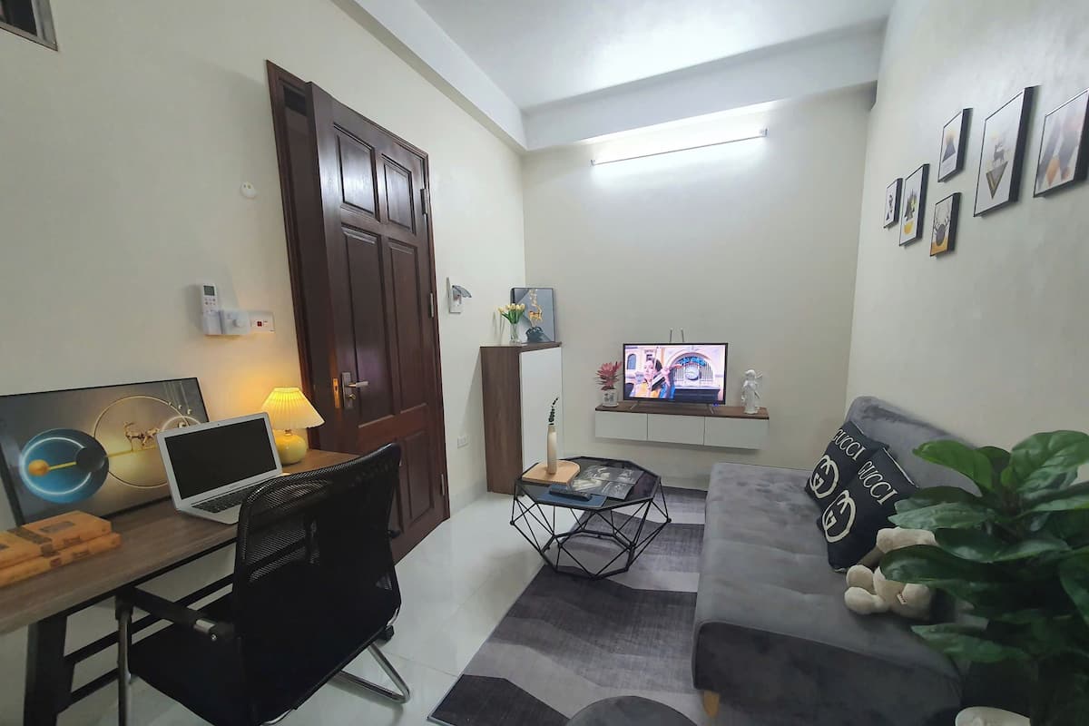 1 habitación, escritorio, tabla de planchar con plancha y wifi gratis