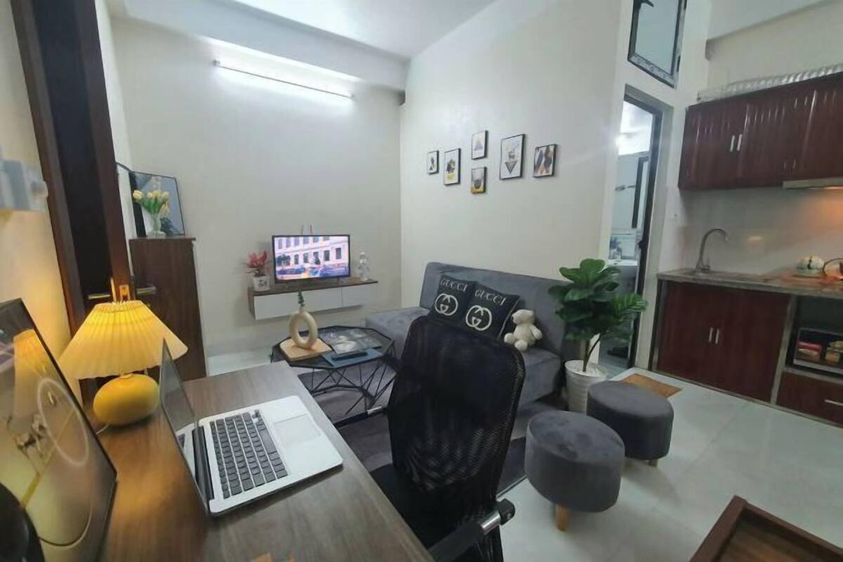 Living area | 25-inch Smart TV with digital channels