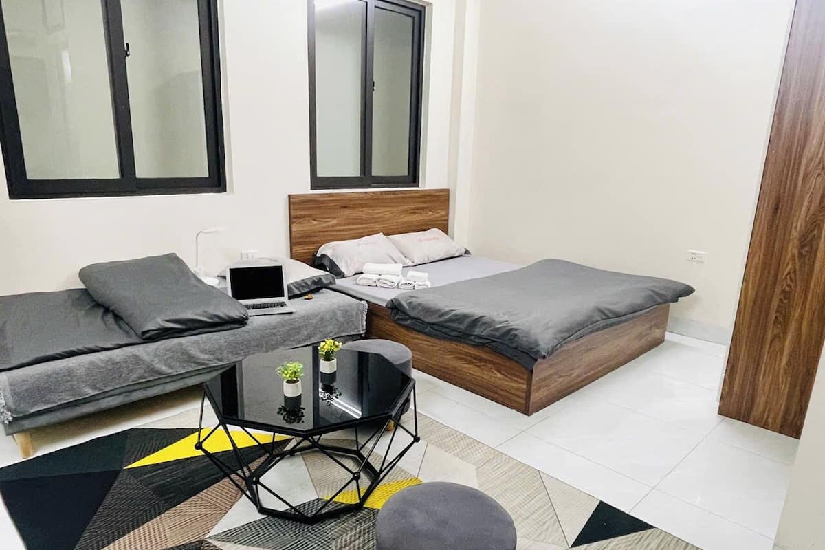 1 habitación, escritorio, tabla de planchar con plancha y wifi gratis
