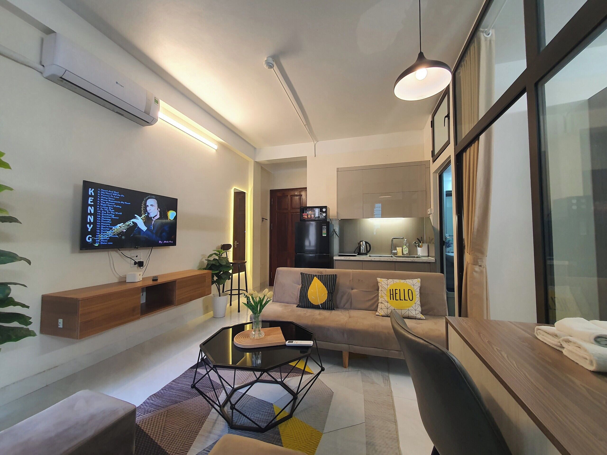Departamento Deluxe, 2 habitaciones, cocina | Escritorio, insonorización, tabla de planchar con plancha y wifi gratis 