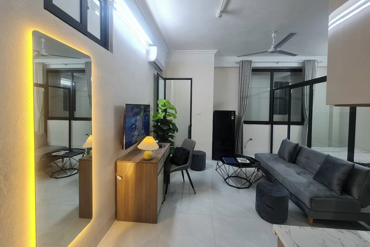 1 habitación, escritorio, tabla de planchar con plancha y wifi gratis